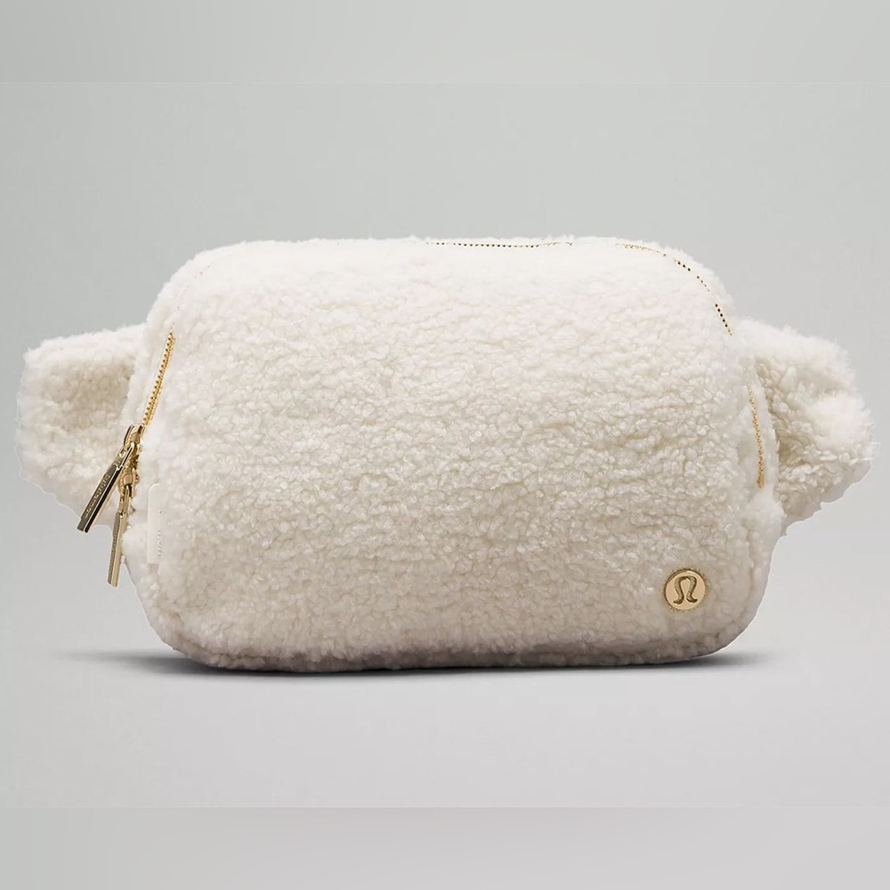NWT Lululemon Everywhere Belt Bag Large 2L Fleece, White/Gold